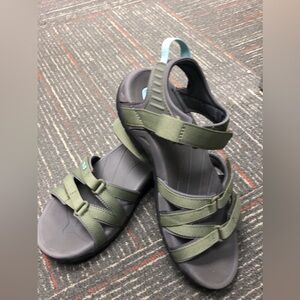 Teva ladies size 7 sandals